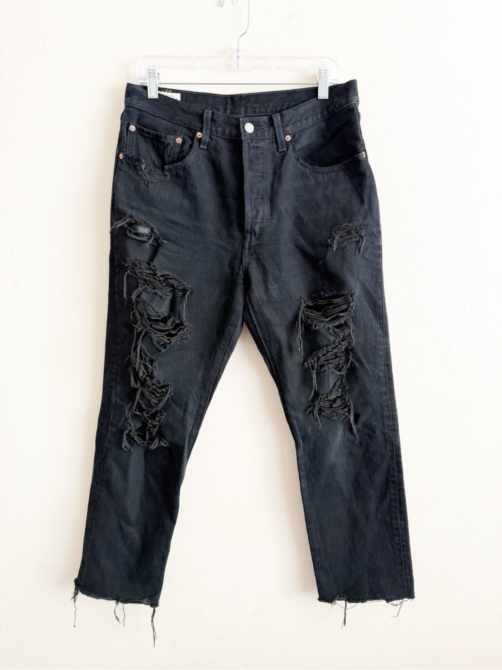 Levi’s Women’s 501 Ripped Ankle Straight Leg Jeans in Black size 30